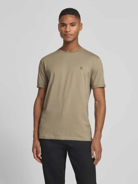 Zdjęcie produktu t-shirt z wyhaftowanym logo model 'Norregaard' Les Deux Błotnisty