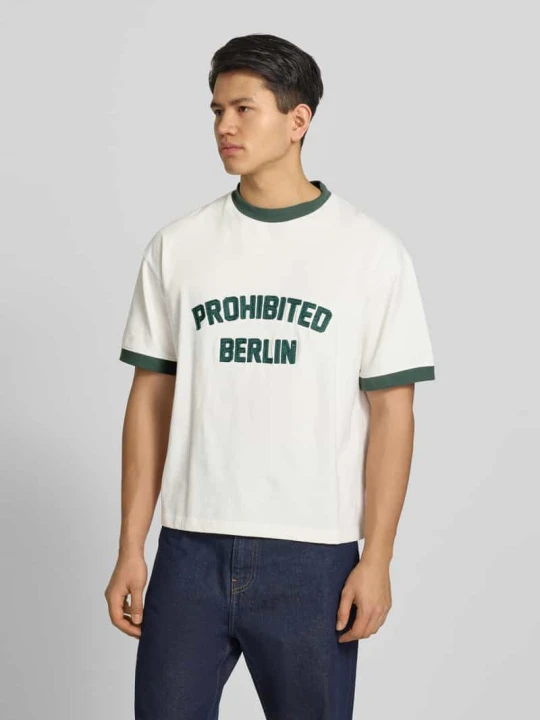 Zdjęcie produktu t-shirt z wyhaftowanym logo model 'Rush' PROHIBITED Ciemnozielony