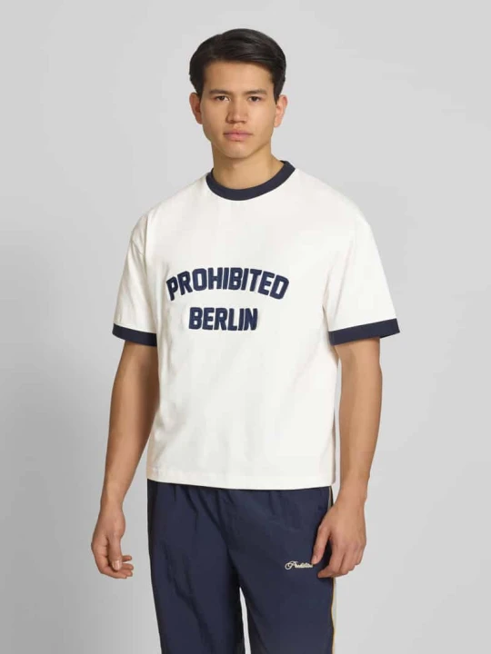 Zdjęcie produktu t-shirt z wyhaftowanym logo model 'Rush' PROHIBITED Granatowy