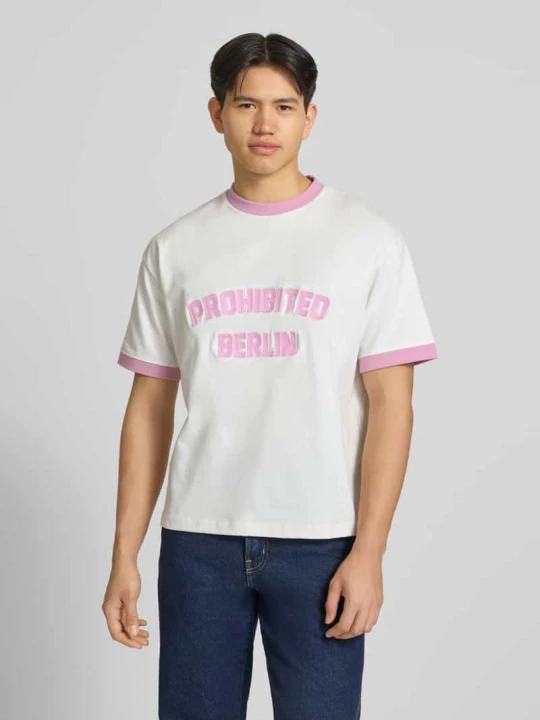 Zdjęcie produktu t-shirt z wyhaftowanym logo model 'Rush' PROHIBITED Różowy