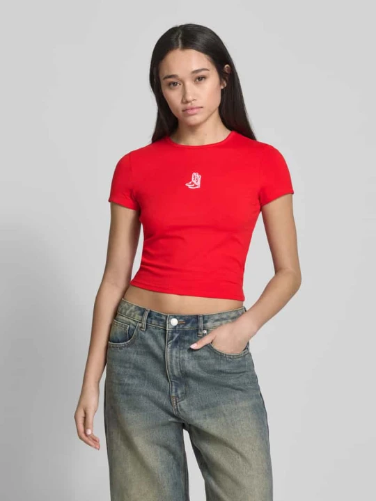 Zdjęcie produktu T-shirt z wyhaftowanym logo REVIEW Wiśniowy