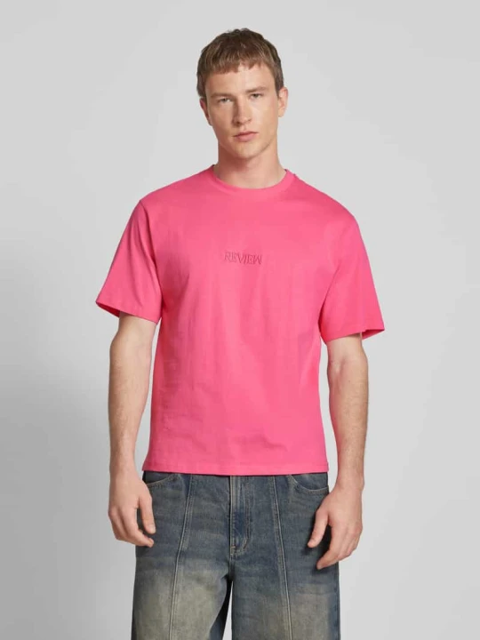 Zdjęcie produktu T-shirt z wyhaftowanym logo REVIEW Mocnoróżowy