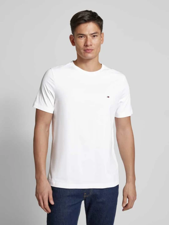 Zdjęcie produktu T-shirt z wyhaftowanym logo Tommy Hilfiger Biały