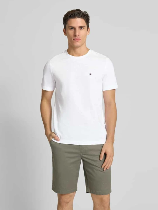 Zdjęcie produktu T-shirt z wyhaftowanym logo Tommy Hilfiger Biały