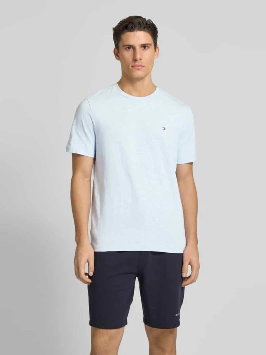 Zdjęcie produktu T-shirt z wyhaftowanym logo Tommy Hilfiger Jasnoniebieski