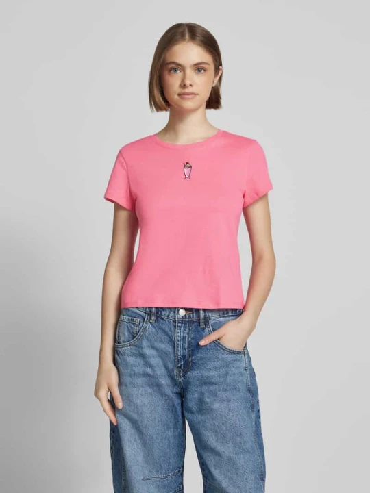 Zdjęcie produktu T-shirt z wyhaftowanym motywem REVIEW Mocnoróżowy