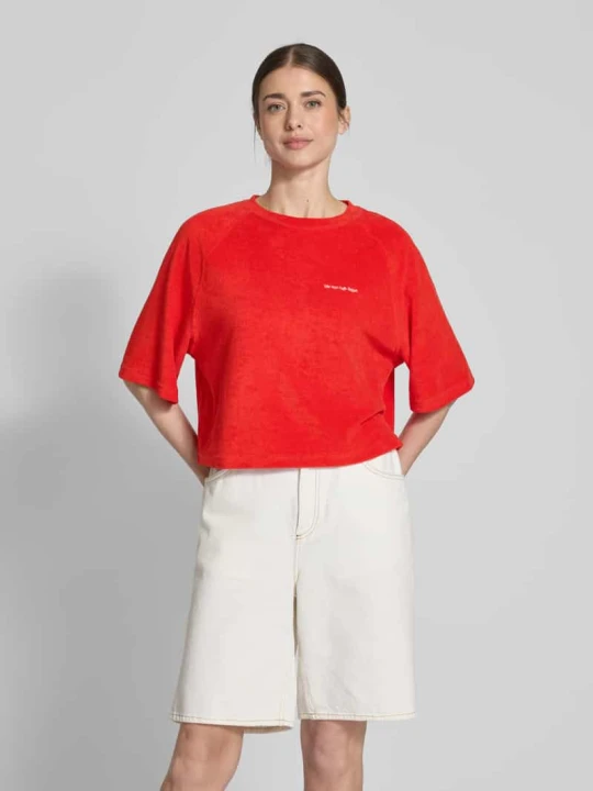 Zdjęcie produktu T-shirt z wyhaftowanym napisem Jake*s Wiśniowy