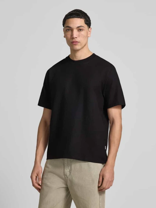 Zdjęcie produktu t-shirt ze stójką model 'AUSTIN' Jack&Jones czarny
