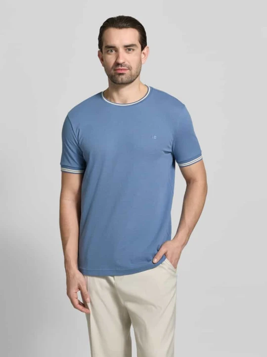 Zdjęcie produktu T-shirt ze strukturalnym wzorem i okrągłym dekoltem Christian Berg Jeansowy niebieski