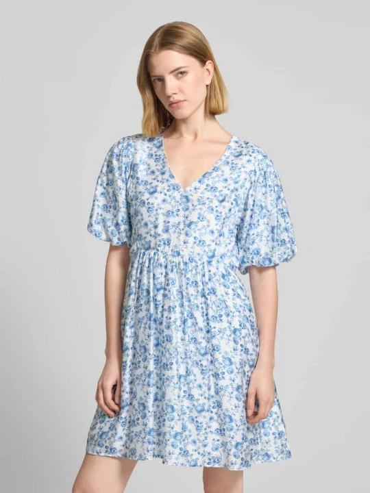 Zdjęcie produktu Taliowana sukienka casualowa z mieszanki wiskozy model 'BLISS' Vero Moda Jasnoniebieski