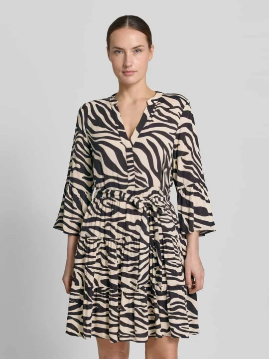 Zdjęcie produktu Taliowana sukienka tunikowa z czystej wiskozy model 'MELBA' Vero Moda Złamany biały