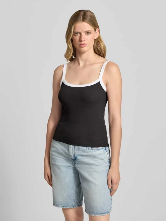 Zdjęcie produktu Tank top o kroju slim fit z mieszanki bawełny ekologicznej model 'MAY' Pieces Czarny