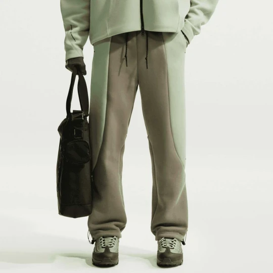 Zdjęcie produktu Tech Fleece Pro Club Open Hem Pant Nike zielony