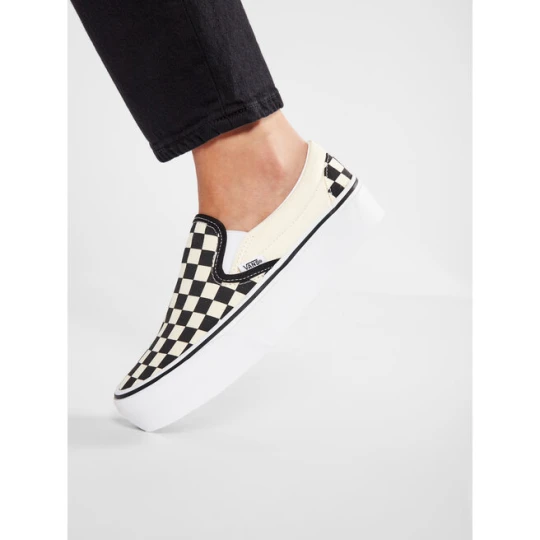 Zdjęcie produktu Tenisówki Vans Classic Slip-On P VN00018EBWW Biały
