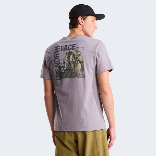 Zdjęcie produktu The North Face Męski T-shirt Z Grafiką O Regularnym Kroju Half Dome Photo Transcendent Grey Rozmiar L male