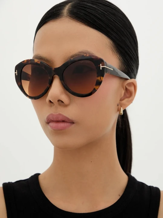 Zdjęcie produktu Tom Ford okulary przeciwsłoneczne Guinevere brązowy
