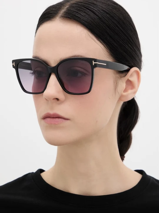Zdjęcie produktu Tom Ford okulary przeciwsłoneczne Iris czarny