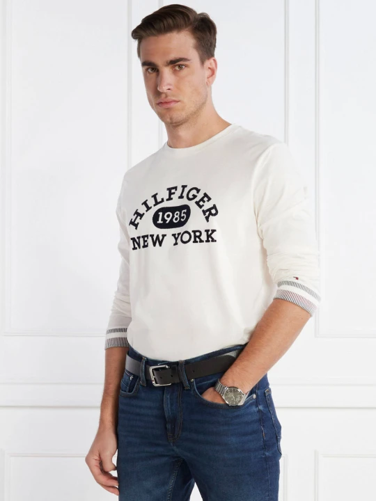 Zdjęcie produktu Tommy Hilfiger Longsleeve MONOTYPE COLLEGIATE | Regular Fit ecru
