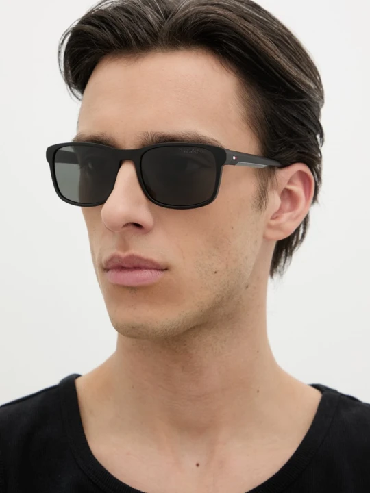 Zdjęcie produktu Tommy Hilfiger okulary przeciwsłoneczne czarny