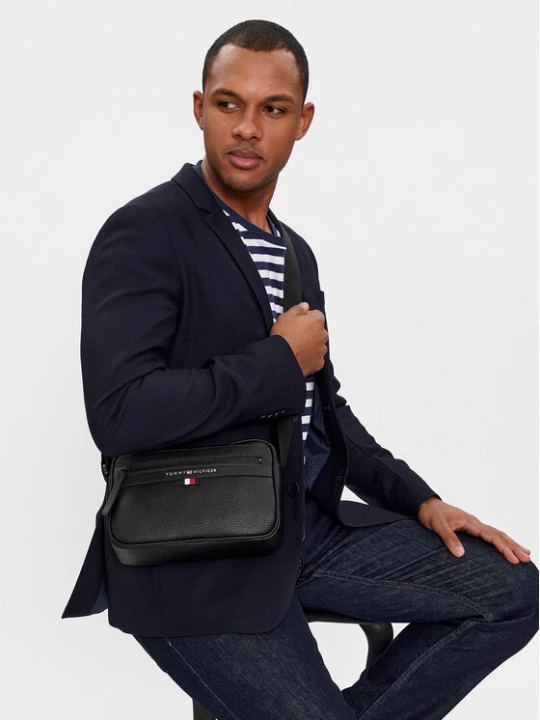 Zdjęcie produktu Tommy Hilfiger Saszetka Essential Pu Ew Reporter AM0AM12093 Czarny