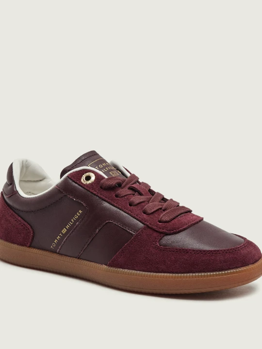 Zdjęcie produktu Tommy Hilfiger Skórzane sneakersy Tribeca | zamsz bordowy