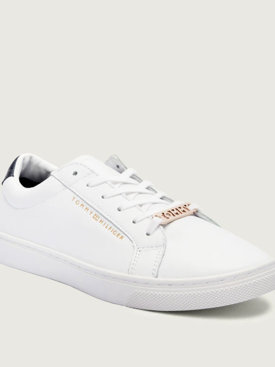 Zdjęcie produktu Tommy Hilfiger Skórzane trampki Essential biały