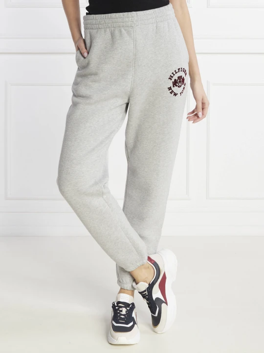 Zdjęcie produktu Tommy Hilfiger Spodnie dresowe VARSITY FLOCK | Relaxed fit szary