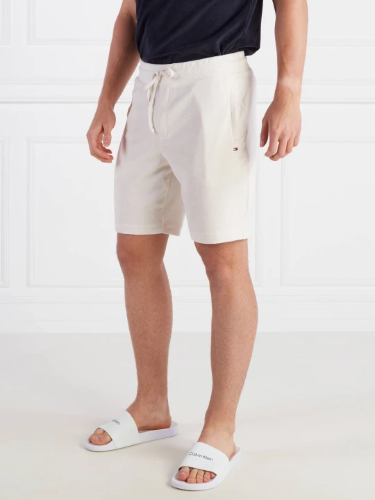 Zdjęcie produktu Tommy Hilfiger Szorty Heavyweight Knits | Regular Fit biały