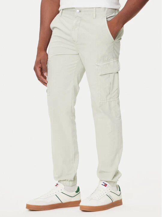 Zdjęcie produktu Tommy Jeans Joggery Austin DM0DM21791 Zielony Slim Fit