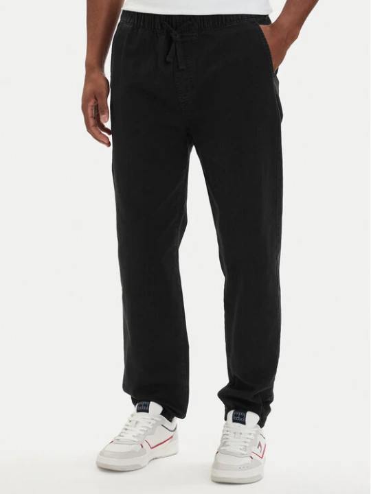Zdjęcie produktu Tommy Jeans Joggery DM0DM22819 Czarny Tapered Fit