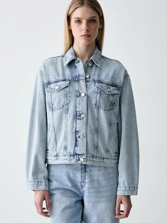 Zdjęcie produktu Tommy Jeans krótka kurtka damska jeansowa niebieski