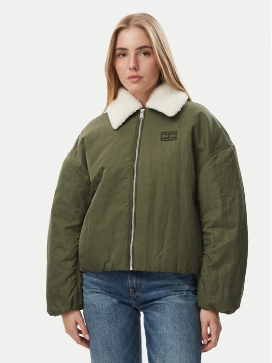 Zdjęcie produktu Tommy Jeans Kurtka przejściowa DW0DW23413 Zielony ciemny Relaxed Fit