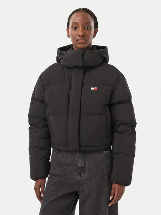 Zdjęcie produktu Tommy Jeans Kurtka puchowa Alaska DW0DW18609 Czarny Cropped Fit