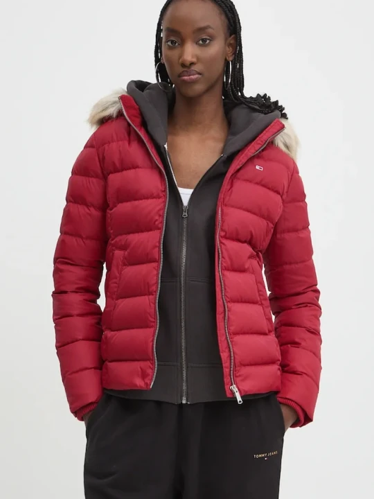 Zdjęcie produktu Tommy Jeans kurtka puchowa czerwony