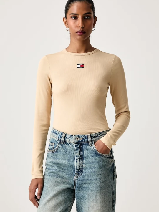 Zdjęcie produktu Tommy Jeans longsleeve damski bawełniany z elastanem beżowy