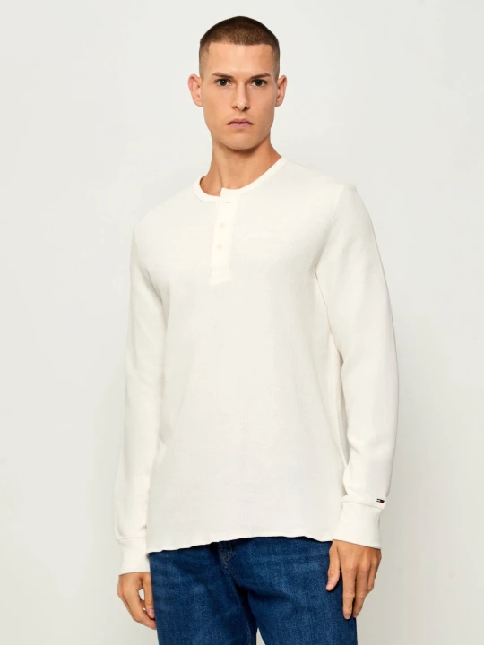 Zdjęcie produktu Tommy Jeans Longsleeve HENLEY | Regular Fit ecru