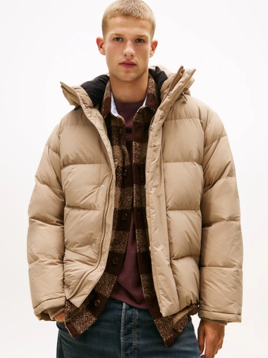 Zdjęcie produktu Tommy Jeans kurtka puchowa Mężczyźni Sztuczne włókno brązowy