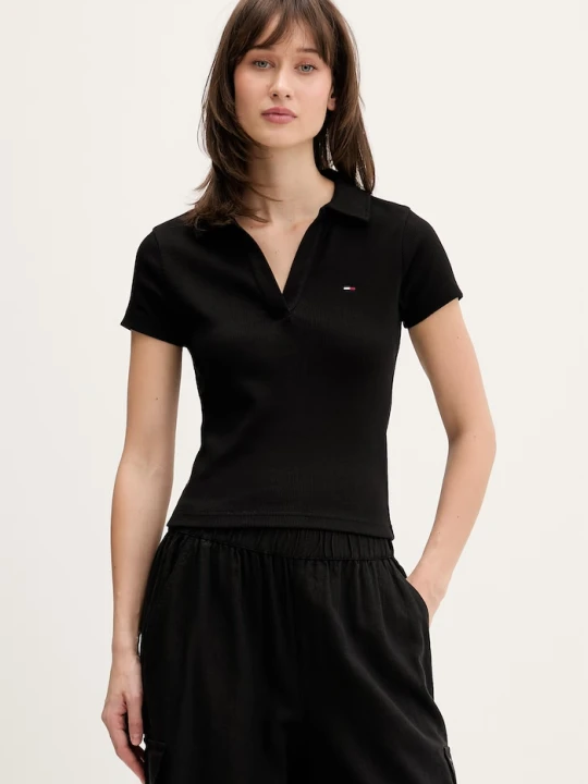 Zdjęcie produktu Tommy Jeans polo damskie bawełniane z elastanem czarny