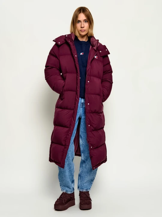 Zdjęcie produktu Tommy Jeans Puchowy płaszcz Alaska bordowy