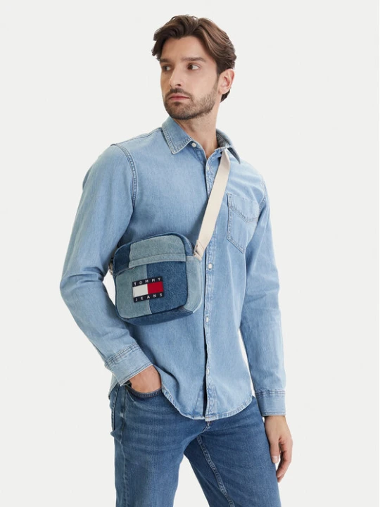 Zdjęcie produktu Tommy Jeans Saszetka Tjm Denim Patchwork Reporter AM0AM14287 Niebieski