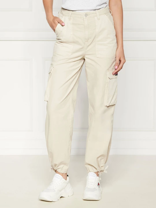 Zdjęcie produktu Tommy Jeans Spodnie cargo Claire | Relaxed fit beżowy