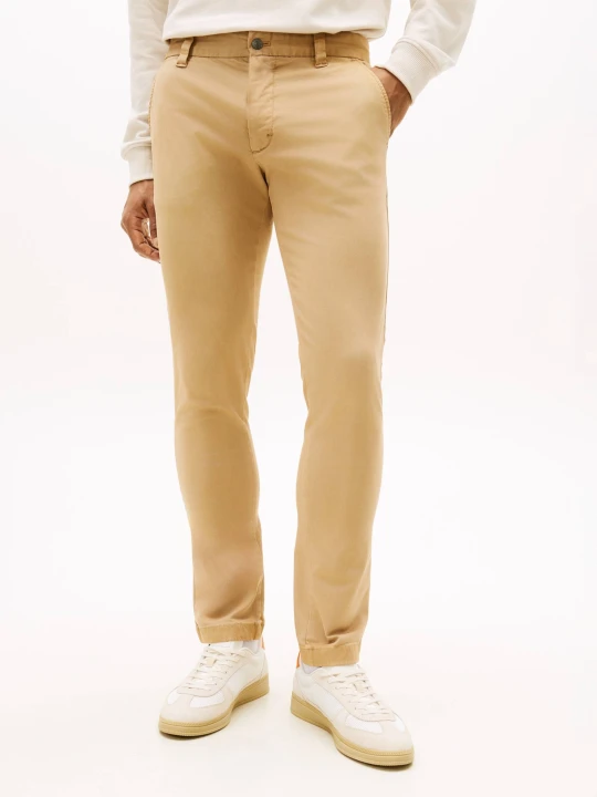 Zdjęcie produktu Tommy Jeans Spodnie chino Scanton TH x F.C. Liverpool | Slim Fit beżowy