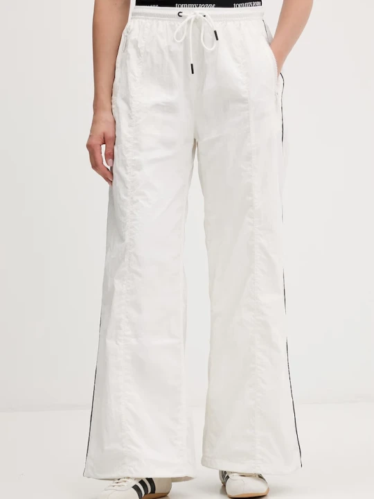 Zdjęcie produktu Tommy Jeans spodnie damskie biały