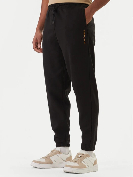 Zdjęcie produktu Tommy Jeans Spodnie dresowe Linear DM0DM23014 Czarny Regular Fit