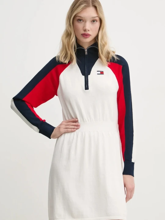 Zdjęcie produktu Tommy Jeans sukienka z domieszką wełny beżowy