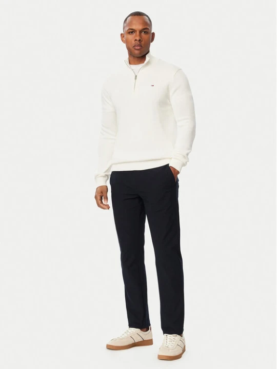 Zdjęcie produktu Tommy Jeans Sweter DM0DM21654 Biały Slim Fit