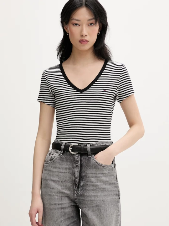 Zdjęcie produktu Tommy Jeans T-shirt damski bawełniany z elastanem czarny