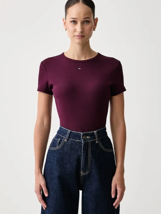 Zdjęcie produktu Tommy Jeans T-shirt damski bawełniany z elastanem bordowy