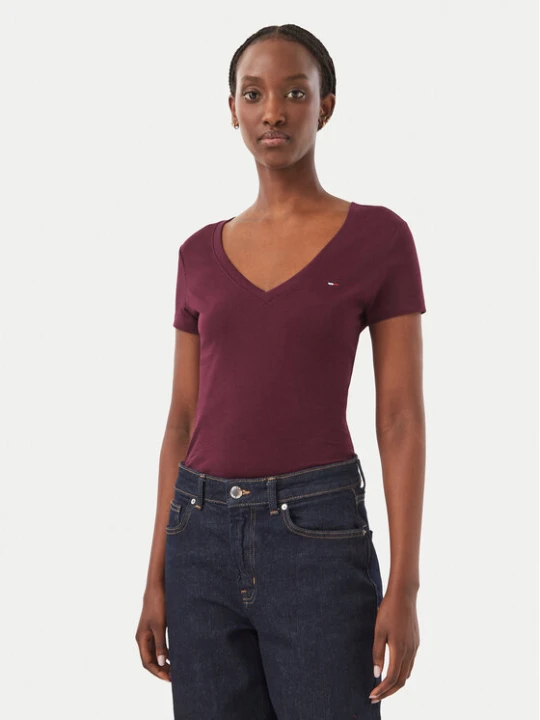 Zdjęcie produktu Tommy Jeans T-Shirt DW0DW20458 Fioletowy Slim Fit