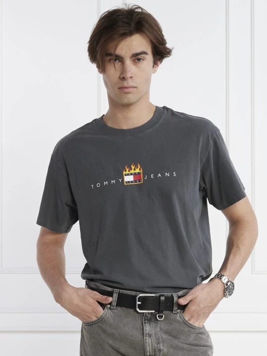Zdjęcie produktu Tommy Jeans T-shirt LINEAR FIRE FLAG | Relaxed fit grafitowy
